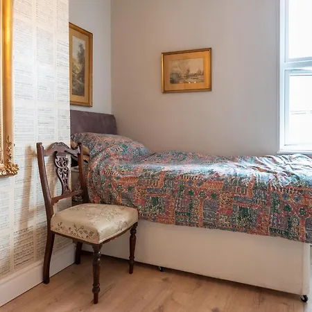 Starbeck Serviced דירה